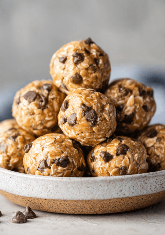 3-Ingredient Peanut Butter Oatmeal Balls