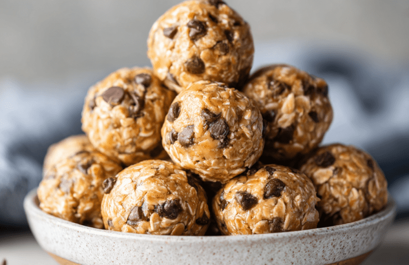 3-Ingredient Peanut Butter Oatmeal Balls
