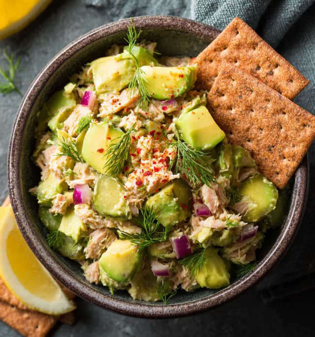5-Min Avocado Tuna Smash with Crackers