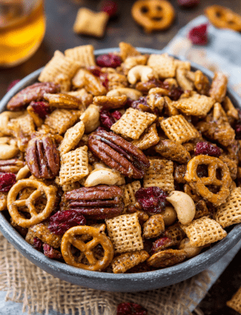 Maple Cinnamon Snack Mix