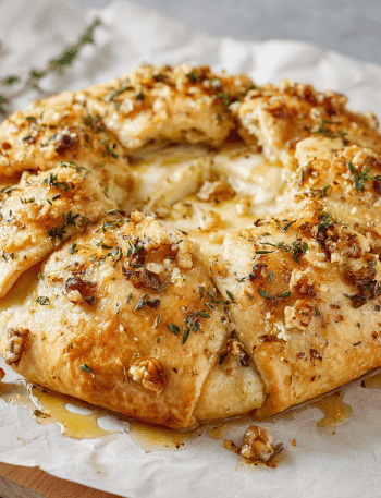 Baked Brie Wreath