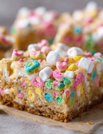 Lucky Charms Marshmallow Blondies