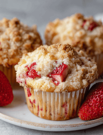 Fluffy Strawberry Shortcake Muffins