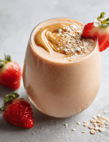 Strawberry PB Banana Smoothie