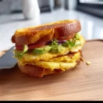Delicious 5-minute breakfast sandwich with eggs, cheese, and bacon